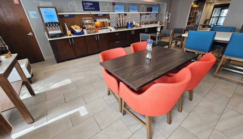 Bilgi - Holiday Inn Express & Suites CINCINNATI-BLUE ASH by IHG