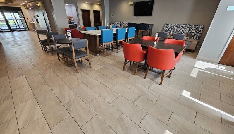 Bilgi - Holiday Inn Express & Suites CINCINNATI-BLUE ASH by IHG