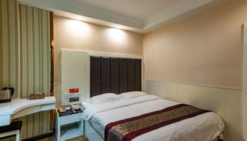 Zimmer - Super 8 Hotel (Jinzhai Dabie Mountain Logistics Park)