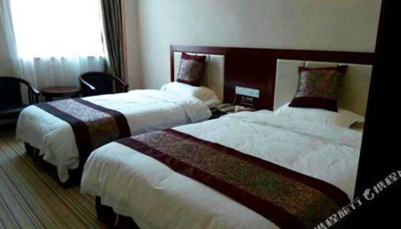 Zimmer - Super 8 Hotel (Jinzhai Dabie Mountain Logistics Park)