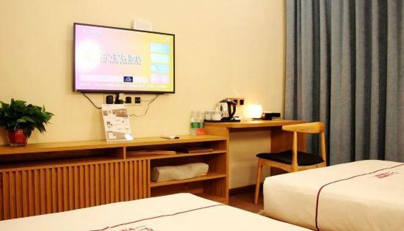 Zimmer - 92·NATO WISDOM & REGIMEN HOTEL