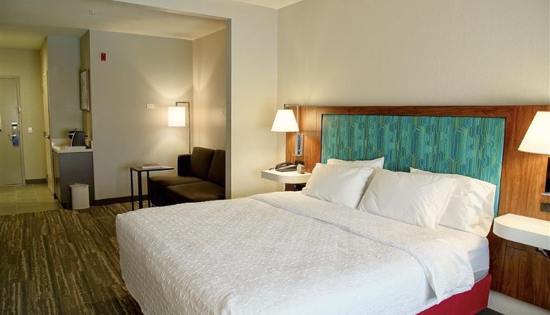 Zimmer - Hampton Inn & Suites by Hilton Cathedral City Palm Springs