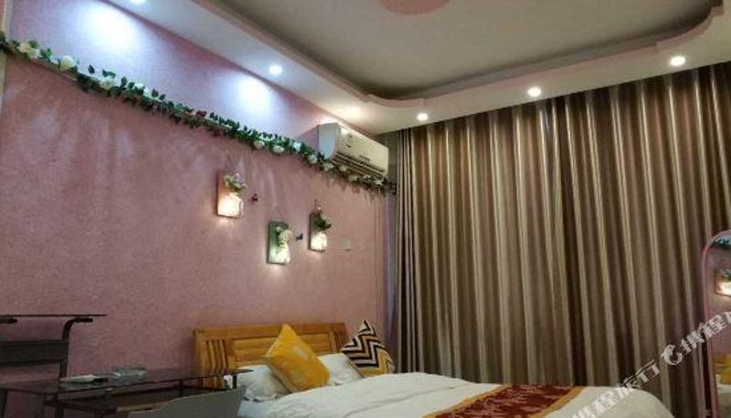 Camera - Xinzheng minimalist apartment