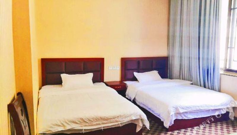 Zimmer - Luding Shanshui Renjia Hotel