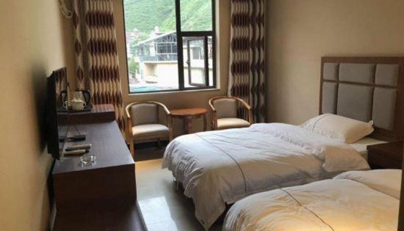 Camera - Luding Qiaoyuan Hotel