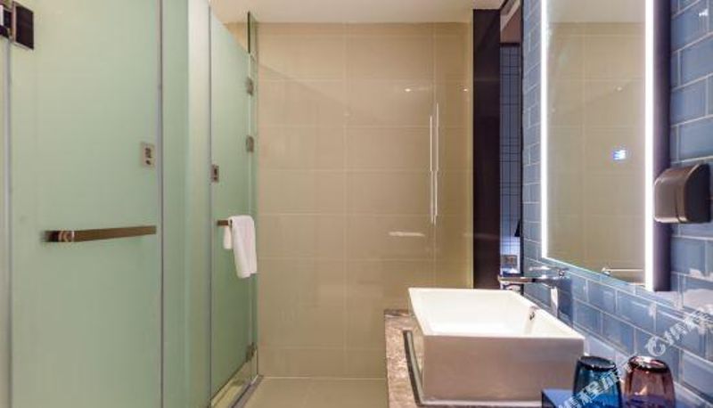Zimmer mit Balkon - Echarm Hotel (Guigang Pingnan Central Square)
