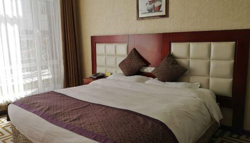 Widok wnętrza - Home Inn Huayi Hotel