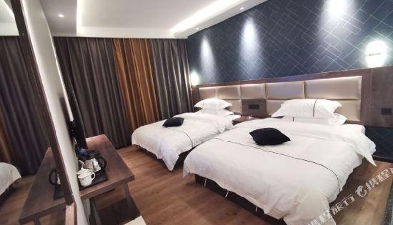 Camera business - Maitreya Qifeng&Yuanshe Theme Hotel