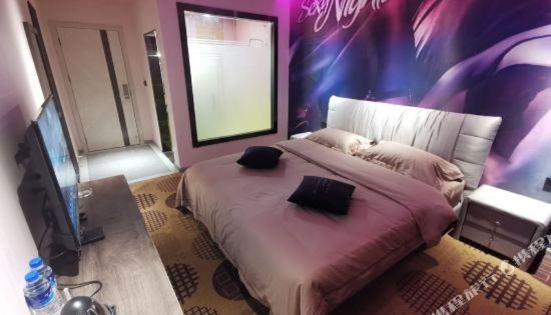 Camera - Maitreya Qifeng&Yuanshe Theme Hotel