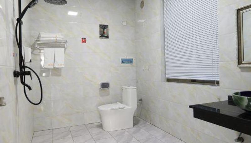 Zimmer - Maitreya Love Lake Film and Television Theme Hotel