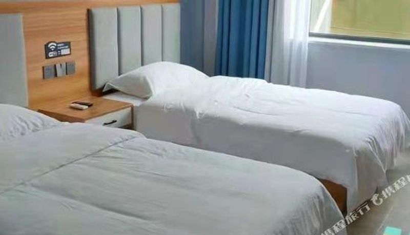 Zimmer - Amazon Hotel