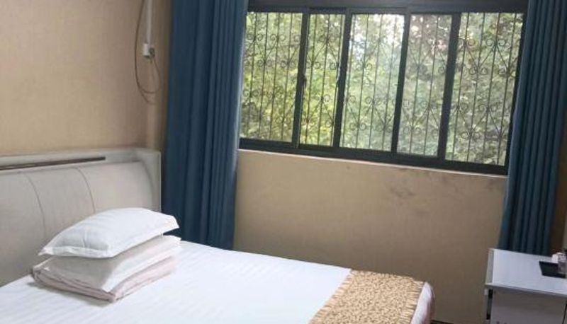 Camera - Yongcheng Railway Station Hotel