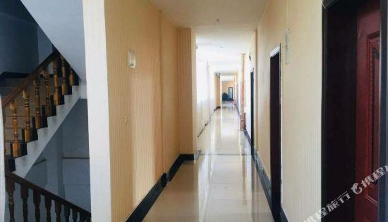 Rezeption - Mangshi Wal Hotel