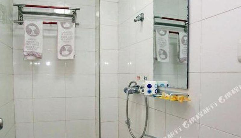 Room - Pinghu Hotel