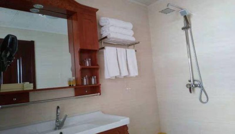 Room - Golden Age Hotel