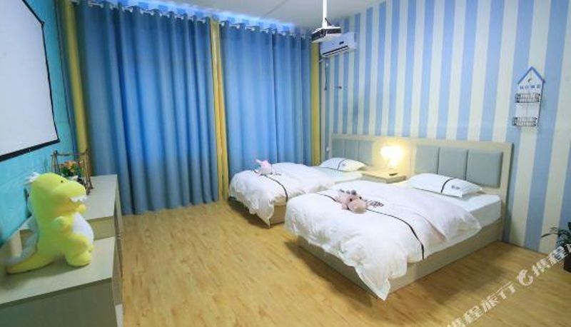 Room - Hechi Yijia Fashion Theme Apartment