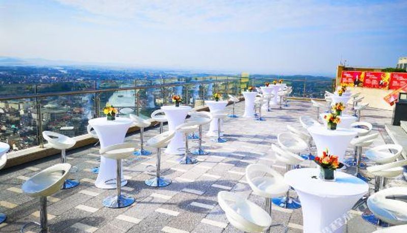Innenbreich - Ramada Plaza by Wyndham Dongxing Citycenter