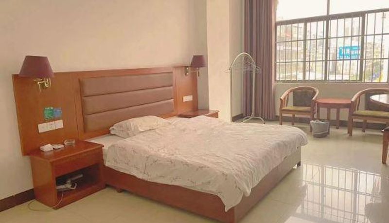 Kamer - Dongxing Huaxing Express Hotel