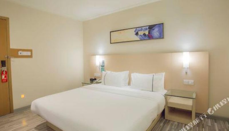Camera - City Comfort Inn (Dongxing International Trade Port Store)