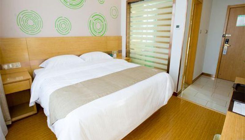 Camera business - GreenTree Inn (Longkou Wenlai Street High-speed Railway Station)