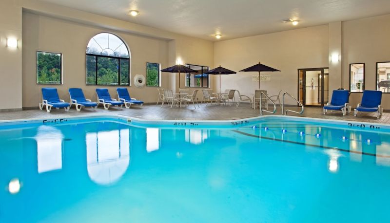 Pool - Holiday Inn Express PITTSBURGH-NORTH (HARMARVILLE) by IHG