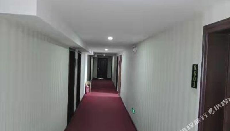 Rezeption - Dongfang Hotel (Zhongxiang Yangchuntai Branch)
