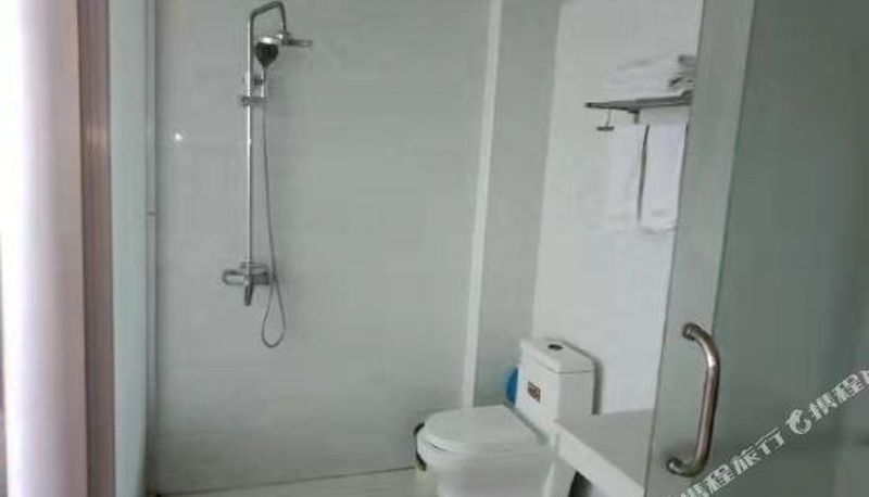 Camera - Dongfang Hotel (Zhongxiang Yangchuntai Branch)