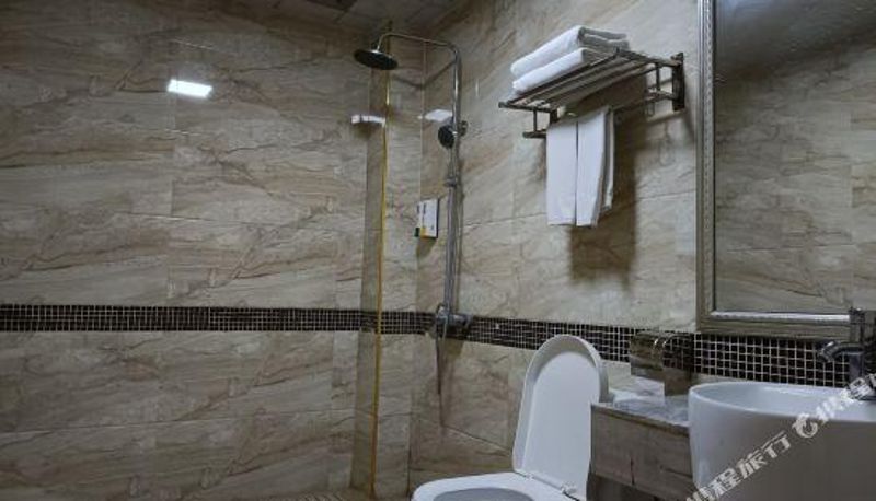 Chambre - Yunfu Furonghua Hotel