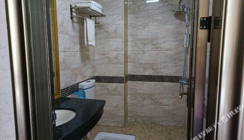 Zimmer - Yunfu Furonghua Hotel
