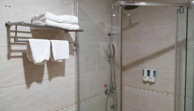 Chambre - Yunfu Longteng Hotel