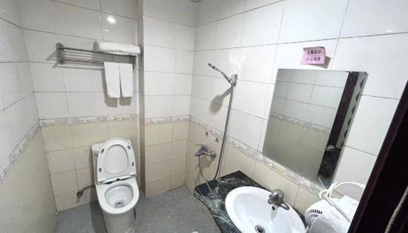 Zimmer - Yunfuhua Shengda Hotel