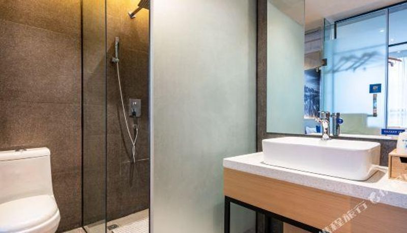 Camera business - Super 8 Boutique Hotel (Langzhong store)