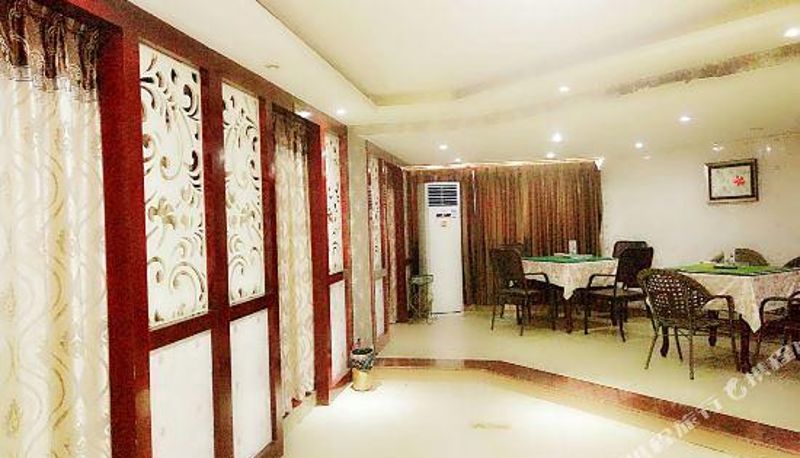 Recepción - Langzhong Lanqiao Business Hotel