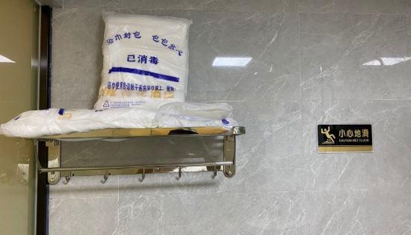 Vista interna - Lotus Hotel (Zhoukou Longhu store)