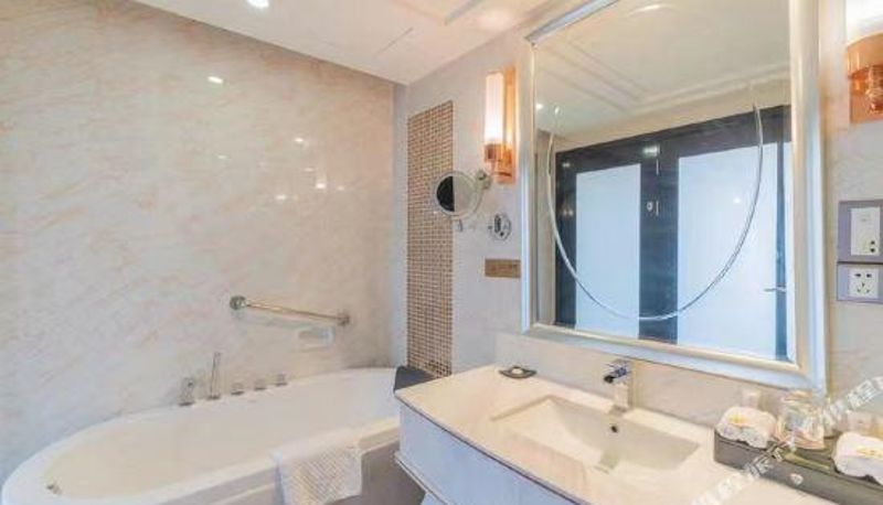 Camera - Huibaiwei Hotel (Meizhou Jiaying University City Branch)
