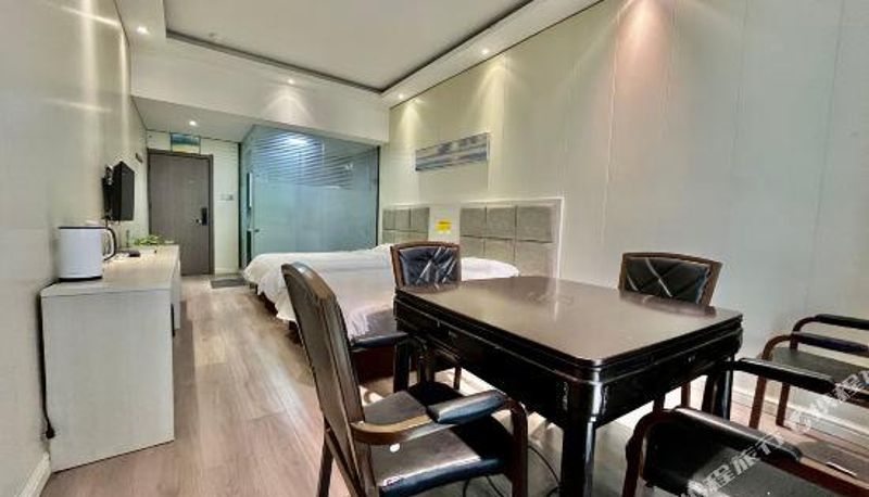 Camera - Pinshang Holiday Hotel