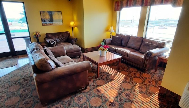 Hall - Horse Creek Inn