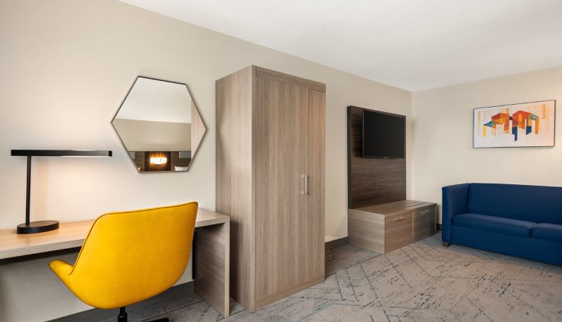Room - Holiday Inn Express MORGANTOWN by IHG