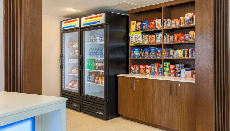 Bar - Holiday Inn Express MILWAUKEE-WEST MEDICAL CENTER by IHG