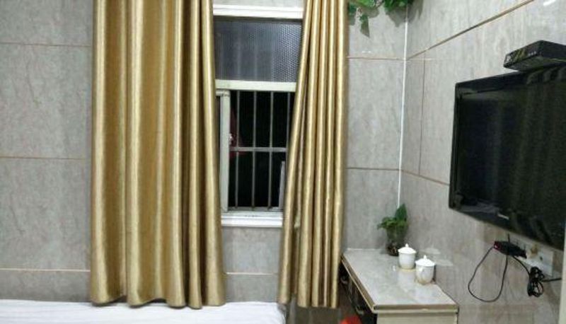 Room - Huaiyuan Hao come back to the hotel