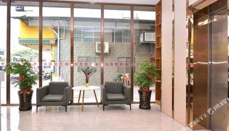 Wellness- und Fitnessbereich - Baise Grid Hotel