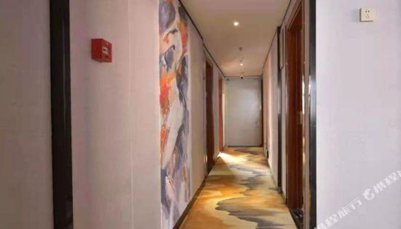Vista interna - Baise Grid Hotel