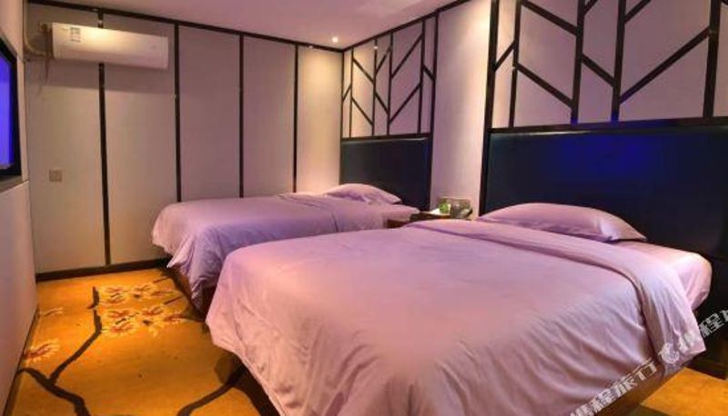 Camera - Baise Grid Hotel