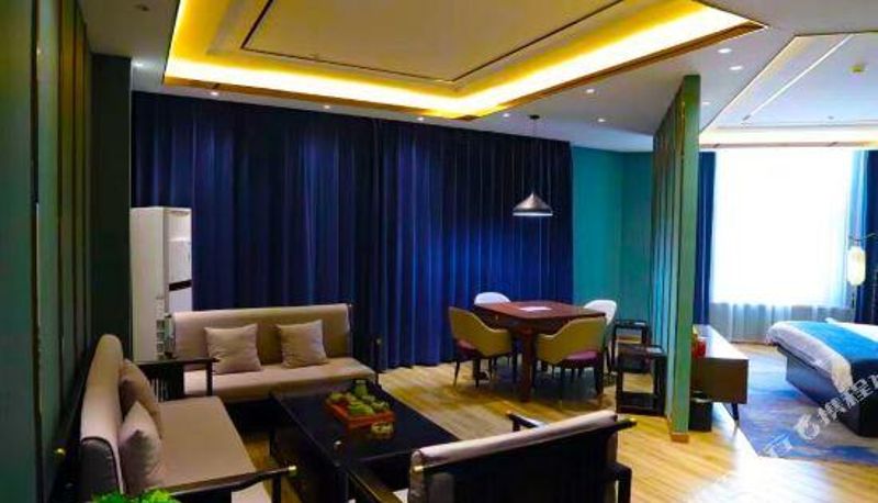 Camera business - Suihua Chengyue Gloria Business Hotel