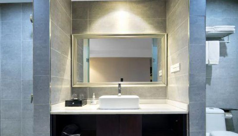 Vista interna - Newson Fashion Hotel (Jingmen Vocational College Wanda Plaza Branch)