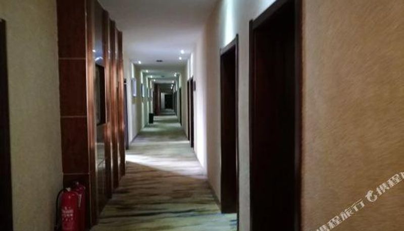 Recepción - Baicheng Zhengxing Business Hotel (Baicheng Railway Station)
