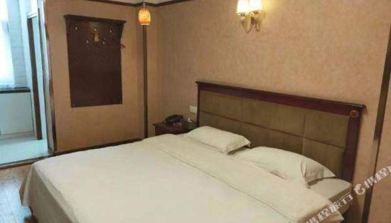 Camera business - Baicheng Baiqi Bath Club