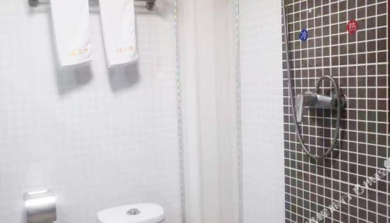 Camera - Baicheng Ejia Business Hotel