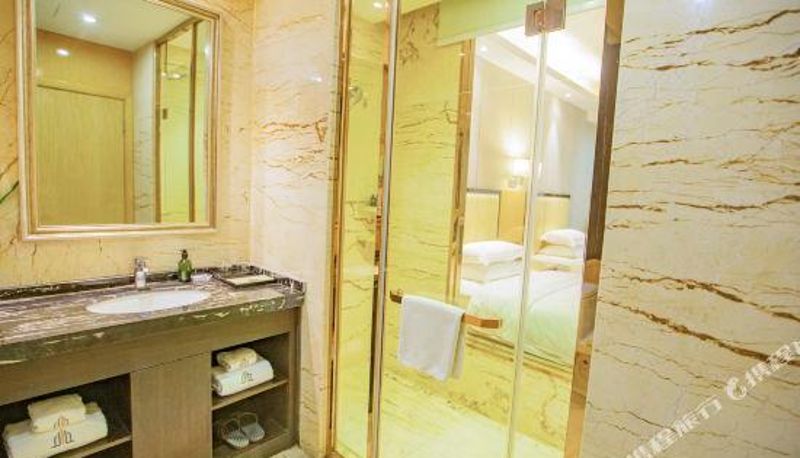 Camera - Luyuan Hotel