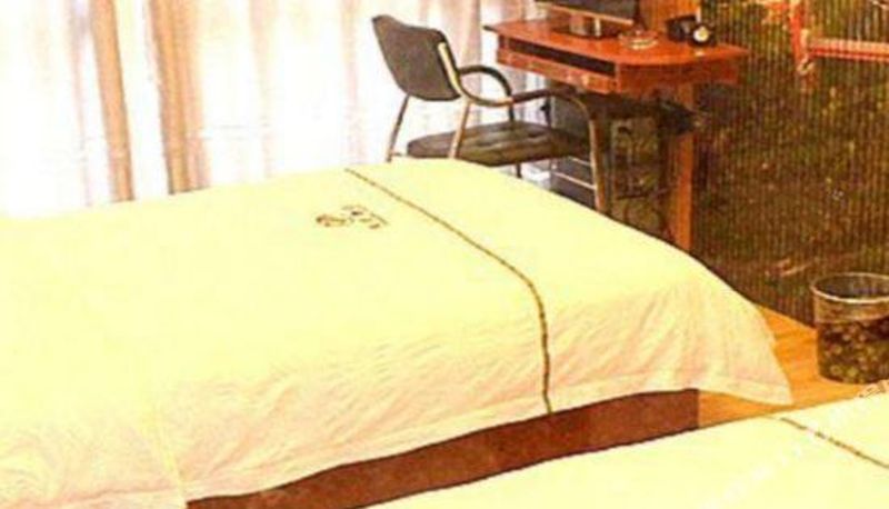 Camera - Jishou Juyuan Hotel